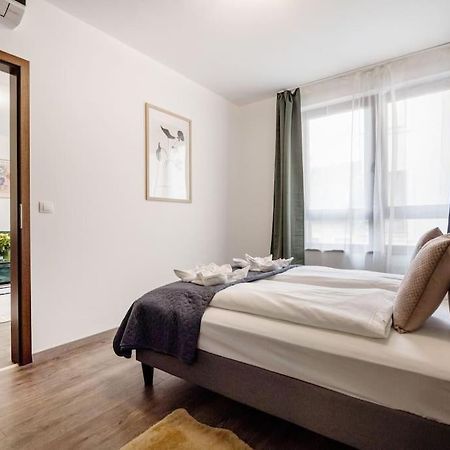 Stylish Suite With Balcony In Central 부다페스트 외부 사진