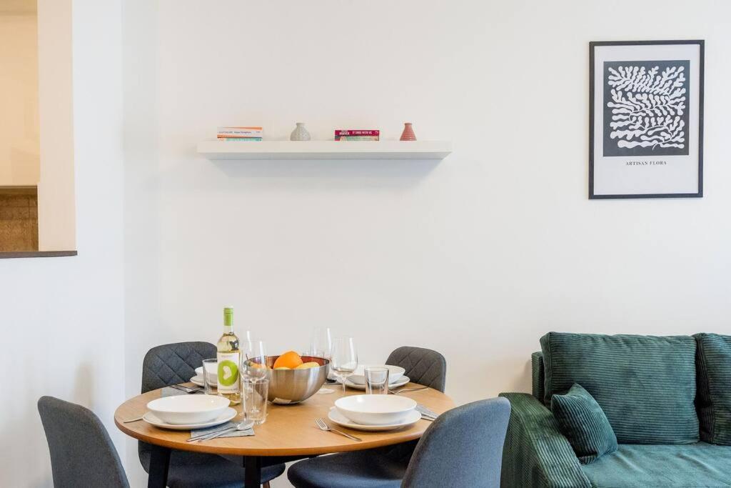 Stylish Suite With Balcony In Central 부다페스트 외부 사진